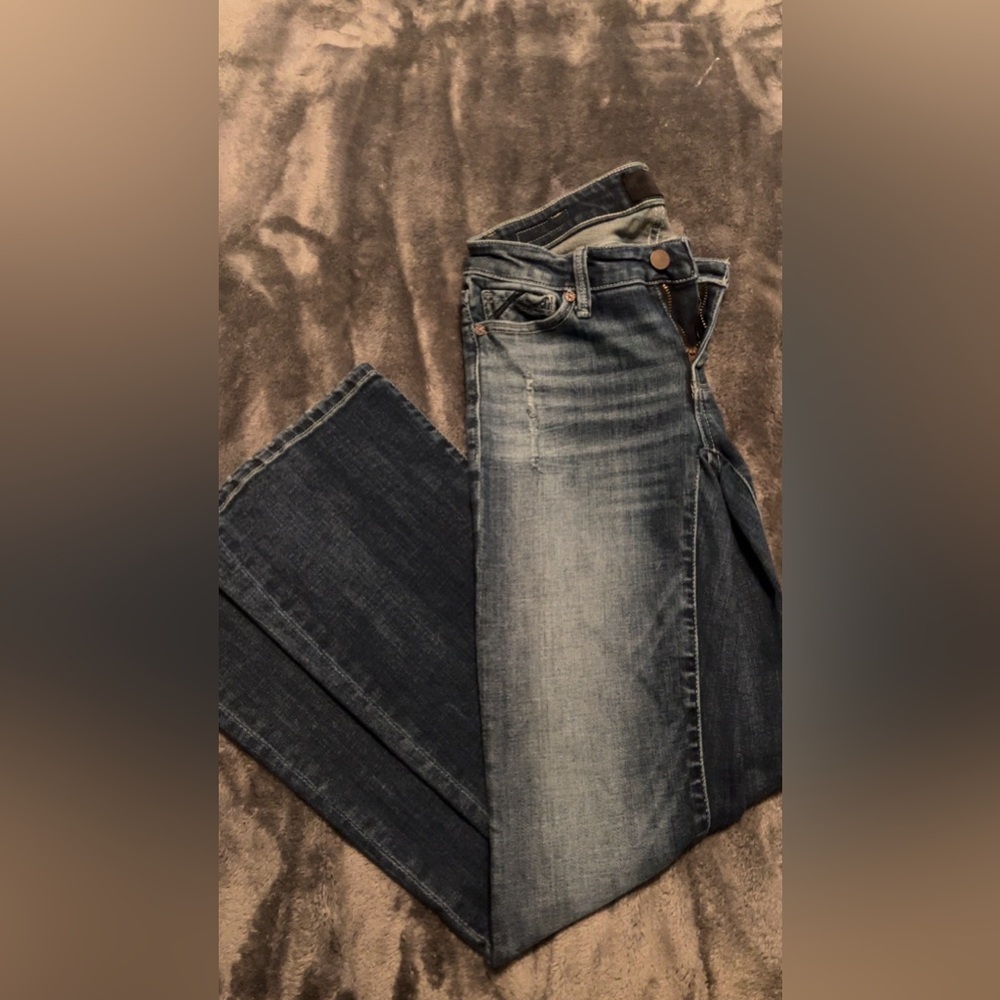 Buckle jeans